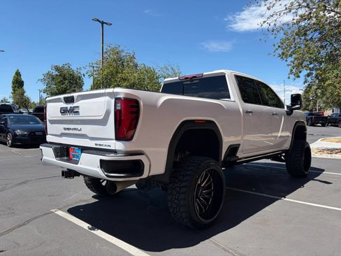 Used 2024 GMC Sierra 2500 Denali Ultimate AWD/4WD image 5