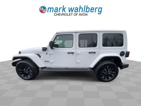 Used 2025 Jeep Wrangler Unlimited Sahara AWD/4WD image 6