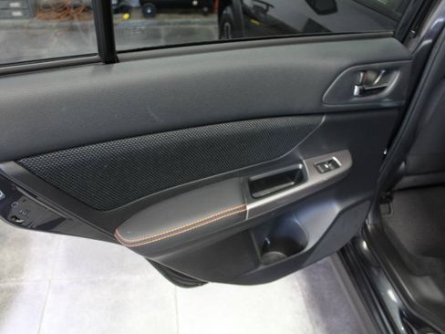 Used 2016 Subaru Crosstrek 2.0i Premium AWD/4WD image 19