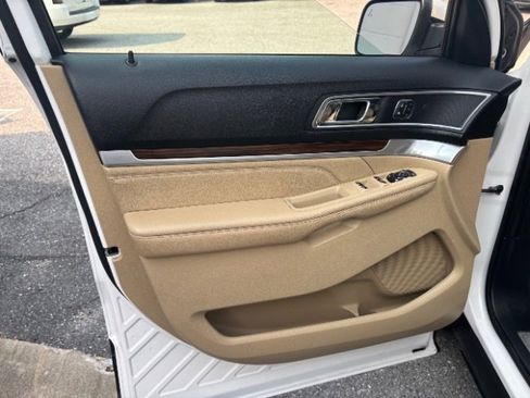 Used 2016 Ford Explorer Limited w/ Equipment Group 301A image 11