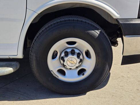 Used 2024 Chevrolet Express 2500 w/ Driver Convenience Package image 33