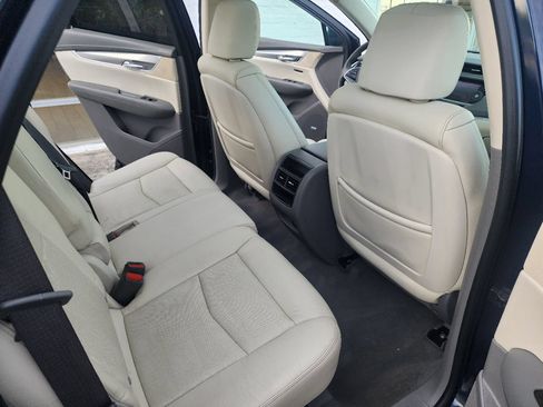 Used 2017 Cadillac XT5 Luxury w/ Driver Awareness Package FWD image 11