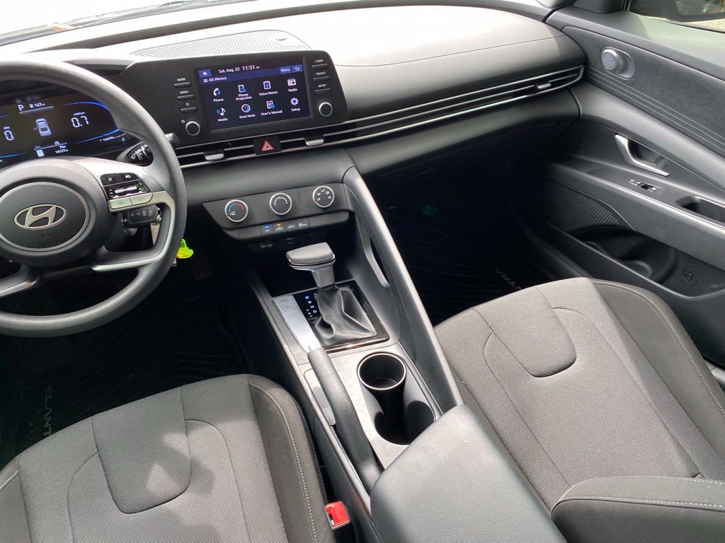 Certified 2025 Hyundai Elantra SE FWD image 25