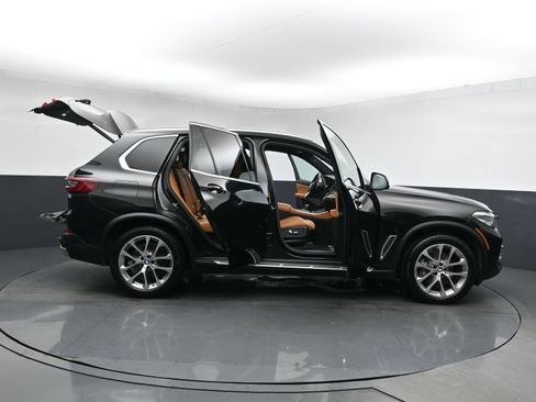 Used 2021 BMW X5 xDrive40i w/ Premium Package AWD/4WD image 27