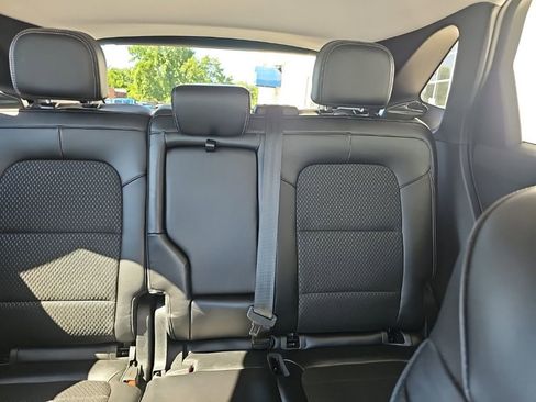 Used 2025 Ford Escape SE FWD image 10