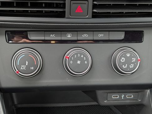 Certified 2023 Volkswagen Jetta Sport FWD image 23