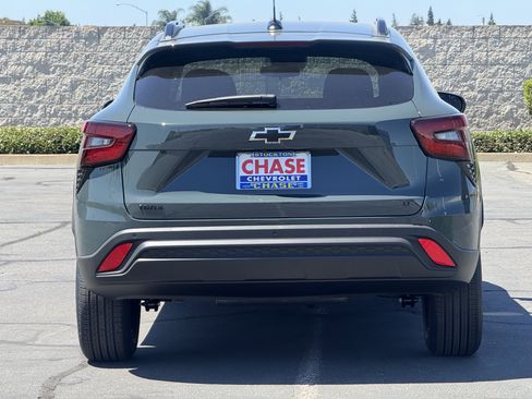 New 2026 Chevrolet Trax LT w/ Driver Confidence Package FWD image 6