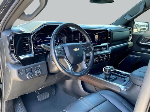 Used 2023 Chevrolet Silverado 1500 High Country w/ Z71 Off-Road Package AWD/4WD image 17