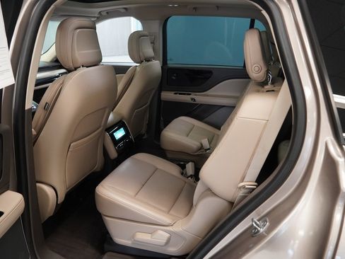 Used 2020 Lincoln Aviator Reserve w/ Equipment Group 201A image 21