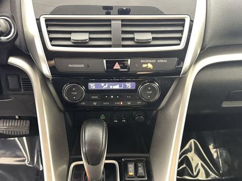Used 2019 Mitsubishi Eclipse Cross SE image 9