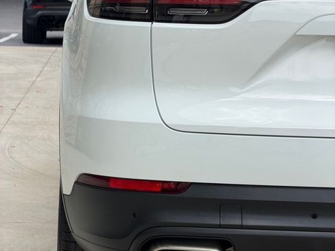 Used 2023 Porsche Cayenne AWD/4WD image 15