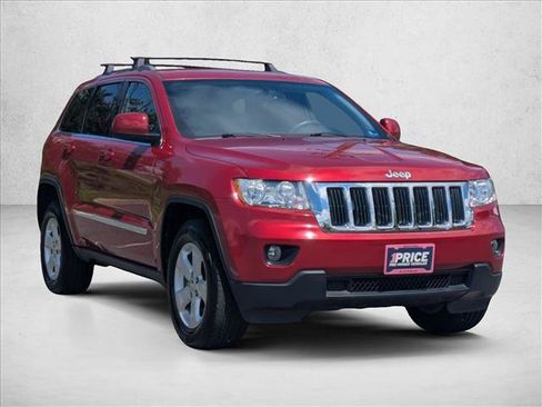 Used 2011 Jeep Grand Cherokee Laredo AWD/4WD image 3