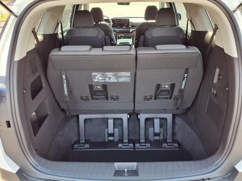 New 2026 Kia Carnival LX image 25