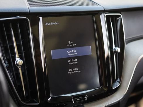 Used 2018 Volvo XC60 T6 Inscription w/ Convenience Package AWD/4WD image 30