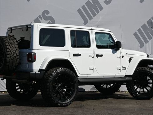 Used 2022 Jeep Wrangler Unlimited Sahara AWD/4WD image 5