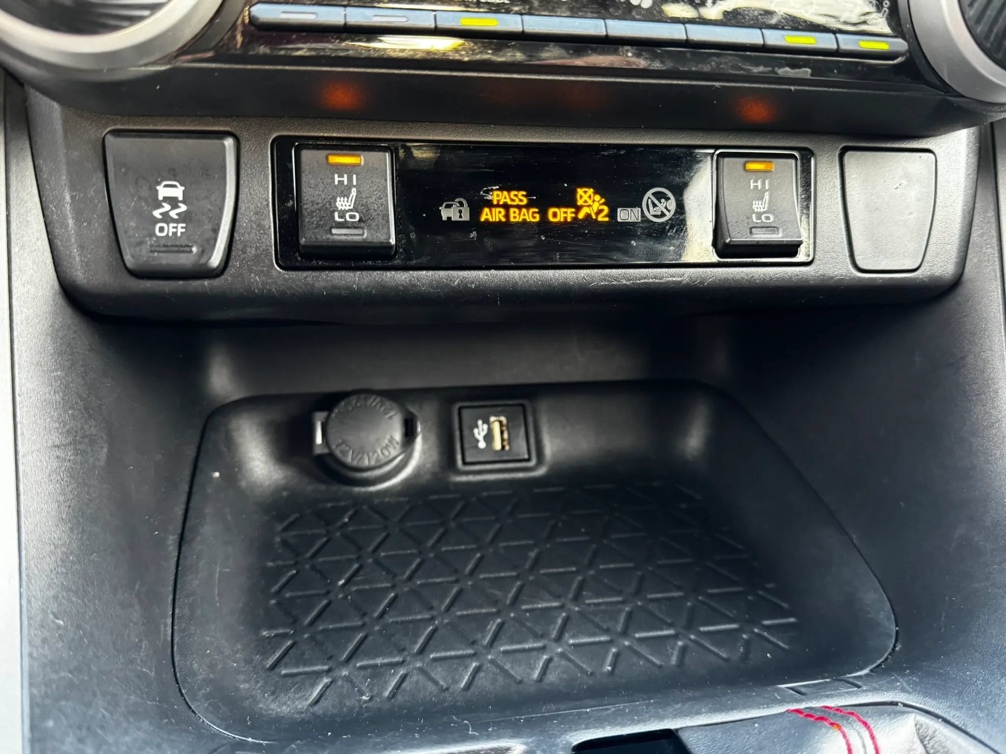 Used 2023 Toyota RAV4 SE AWD/4WD image 28