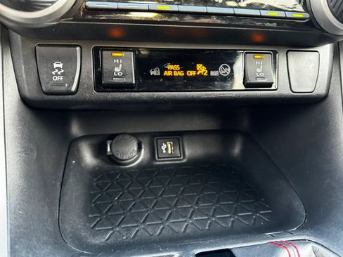 Used 2023 Toyota RAV4 SE AWD/4WD image 28