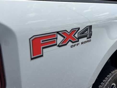 Used 2025 Ford F250 Platinum AWD/4WD image 19