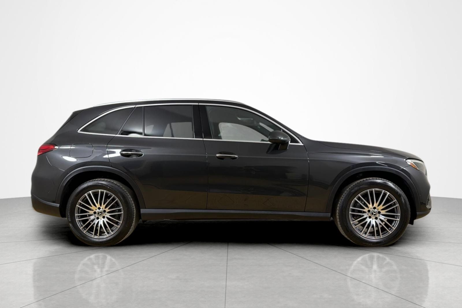 Used 2026 Mercedes-Benz GLC 300 image 6