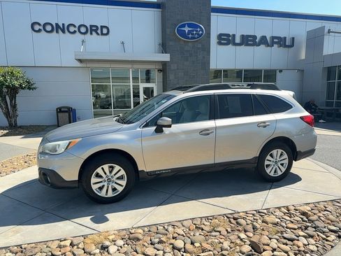 Used 2015 Subaru Outback 2.5i Premium AWD/4WD image 1