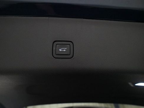 Certified 2023 Chevrolet Traverse LT AWD/4WD image 15