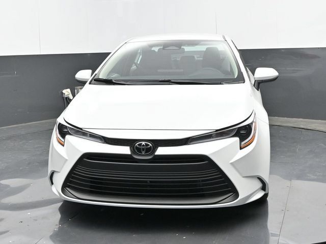 Used 2025 Toyota Corolla LE FWD image 18