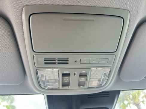 Used 2019 Honda CR-V Touring image 29