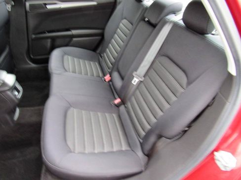Used 2013 Ford Fusion SE FWD image 27