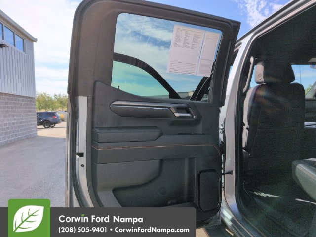 Used 2024 GMC Sierra 1500 AT4 w/ Technology Package AWD/4WD image 25