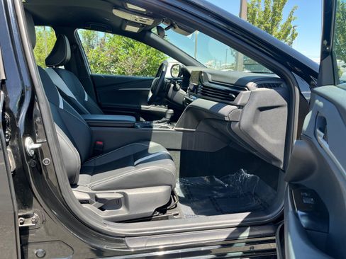 Used 2025 Toyota Camry SE FWD image 28