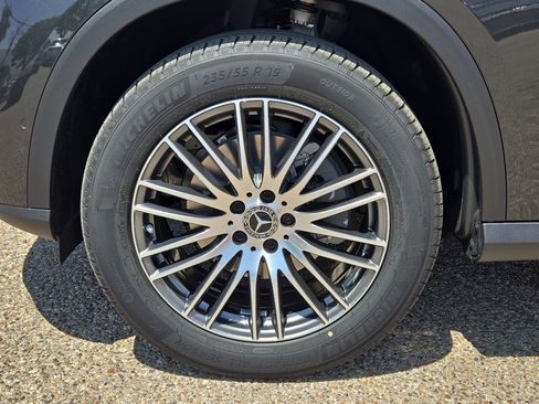 New 2025 Mercedes-Benz GLC 300 image 11