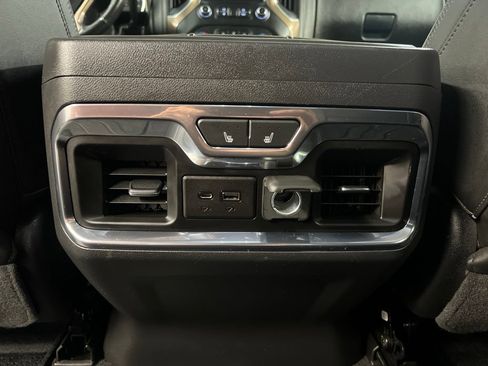 Used 2019 Chevrolet Silverado 1500 High Country w/ Technology Package AWD/4WD image 26