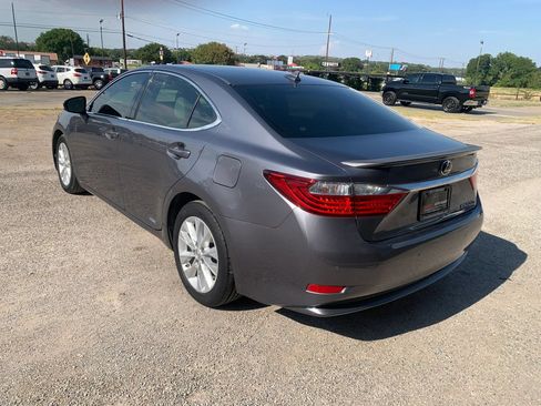 Used 2013 Lexus ES 300h w/ Luxury Pkg FWD image 5