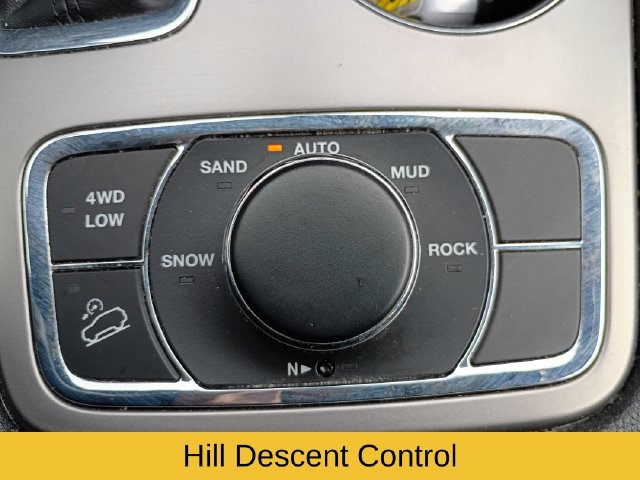 Used 2021 Jeep Grand Cherokee Laredo AWD/4WD image 18