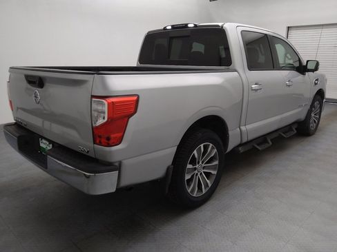 Used 2017 Nissan Titan SV RWD image 9