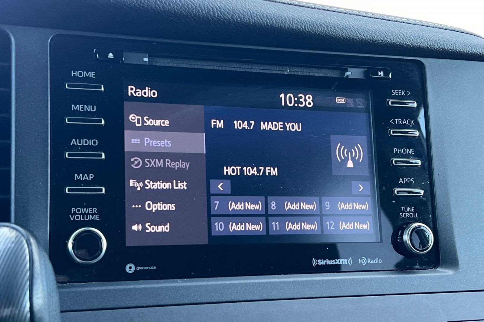 Used 2020 Toyota Sienna SE w/ Carpet Mat Package FWD image 19
