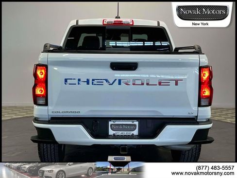 Used 2023 Chevrolet Colorado LT AWD/4WD image 7