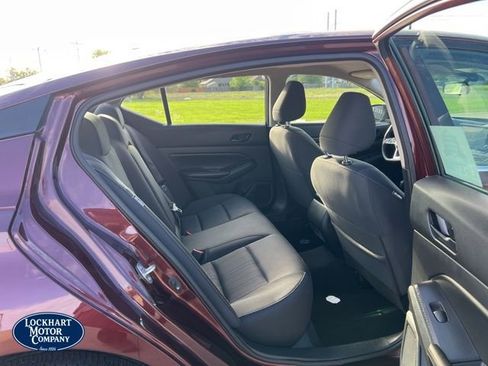 Used 2024 Nissan Altima 2.5 SV FWD image 15