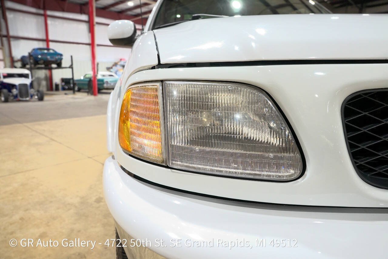 Used 1997 Ford F150 4x4 Regular Cab image 38