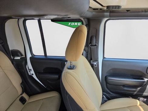 Used 2021 Jeep Gladiator Sport AWD/4WD image 27