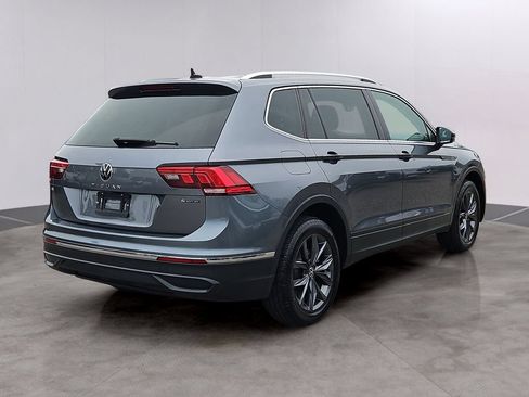Used 2022 Volkswagen Tiguan SE w/ Panoramic Sunroof Package AWD/4WD image 4