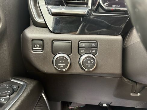 Used 2025 GMC Sierra 1500 SLT RWD image 18