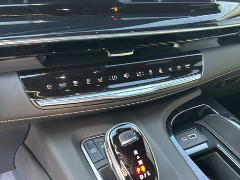 Certified 2024 Cadillac Escalade Sport w/ LPO, ONYX Package image 32