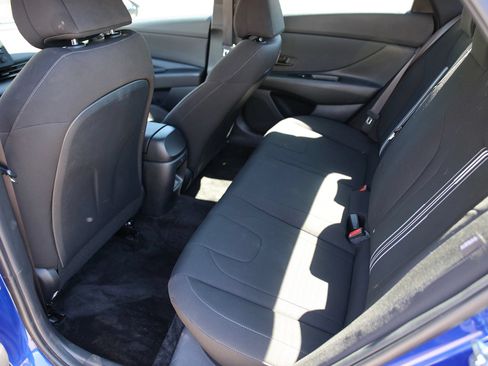 Used 2025 Hyundai Elantra Sport FWD image 18