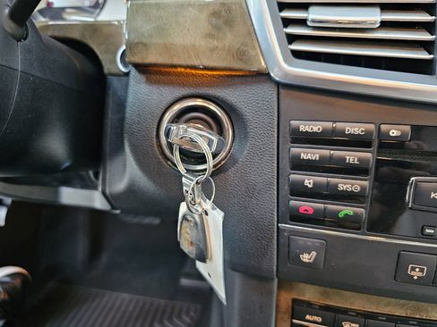 Used 2010 Mercedes-Benz E 350 Sedan w/ Premium 1 Pkg image 35