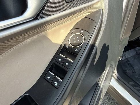 Used 2020 Ford Explorer XLT w/ Class III Trailer Tow Package image 9