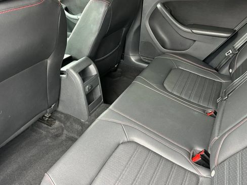 Used 2018 Volkswagen Jetta GLI FWD image 12