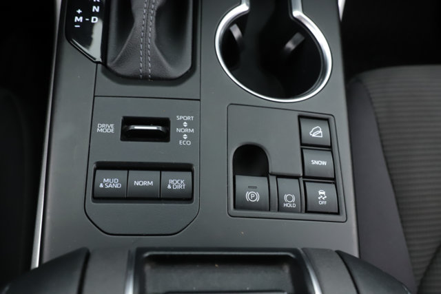 Used 2024 Toyota Highlander LE AWD/4WD image 26