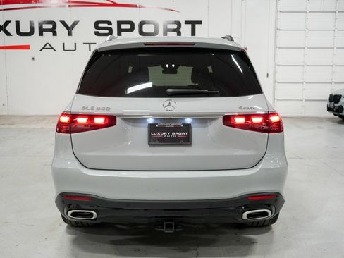 Used 2024 Mercedes-Benz GLS 580 4MATIC image 4