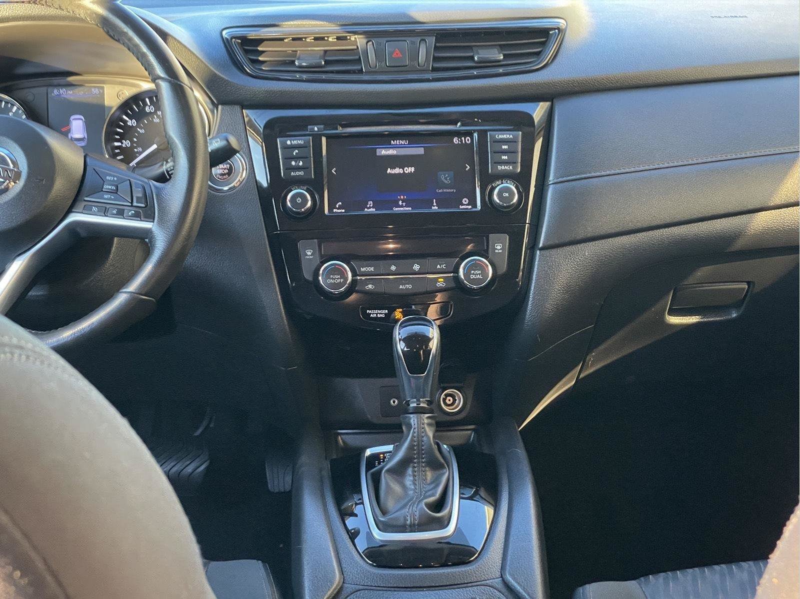 Used 2018 Nissan Rogue SV AWD/4WD image 19